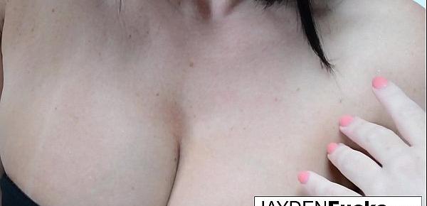  Jayden Jaymes rubs her tight hole
